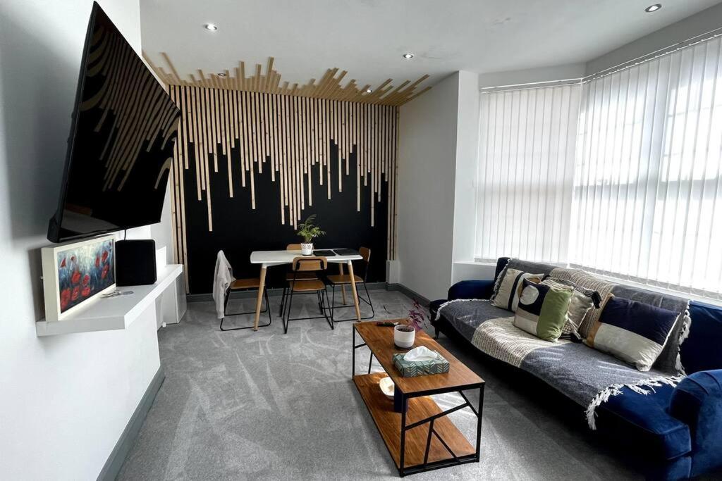 Luxury 2 Bed Duplex Apartment By Yo Room! - Leicester City- Free Parking 外观 照片