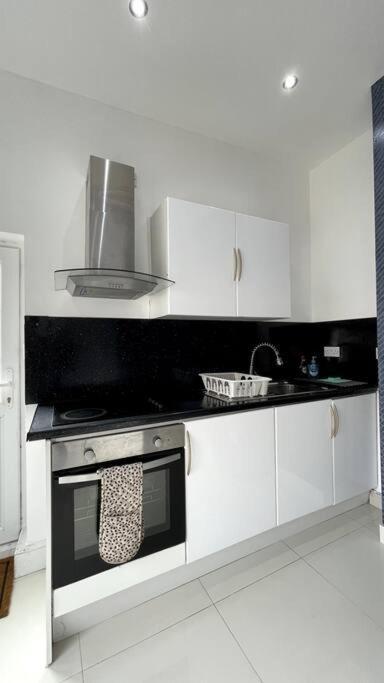 Luxury 2 Bed Duplex Apartment By Yo Room! - Leicester City- Free Parking 外观 照片