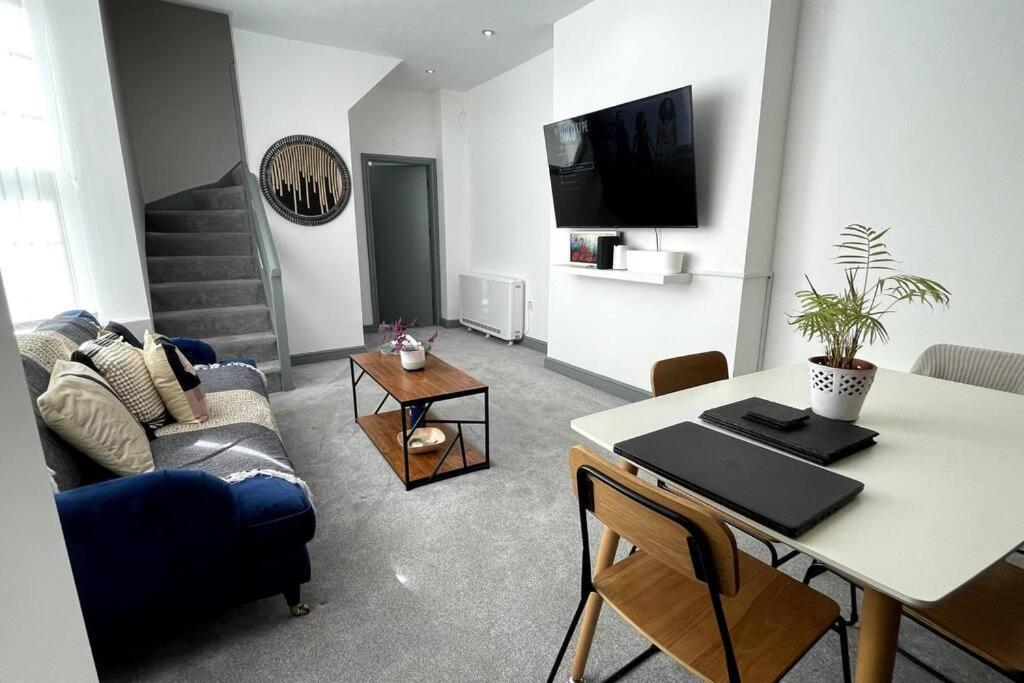 Luxury 2 Bed Duplex Apartment By Yo Room! - Leicester City- Free Parking 外观 照片